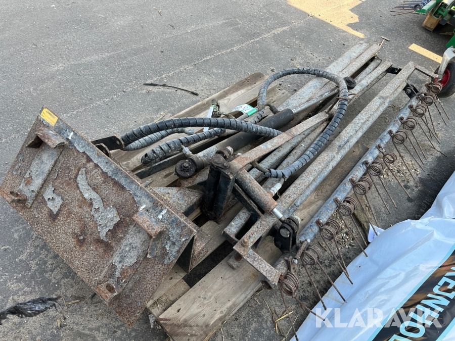 Halmrive med avant fæste - Сельскохозяйственная техника: фото 1 Halmrive med avant fæste - Сельскохозяйственная техника: фото 1