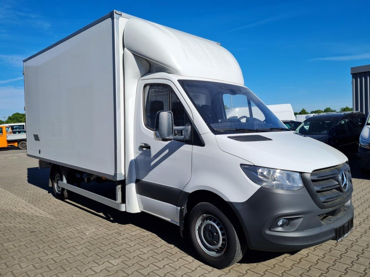 Mercedes-Benz Sprinter 315 Möbel Koffer RWD KLIMA KOMFORT TEMP - Фургон с закрытым кузовом: фото 3 Mercedes-Benz Sprinter 315 Möbel Koffer RWD KLIMA KOMFORT TEMP - Фургон с закрытым кузовом: фото 3