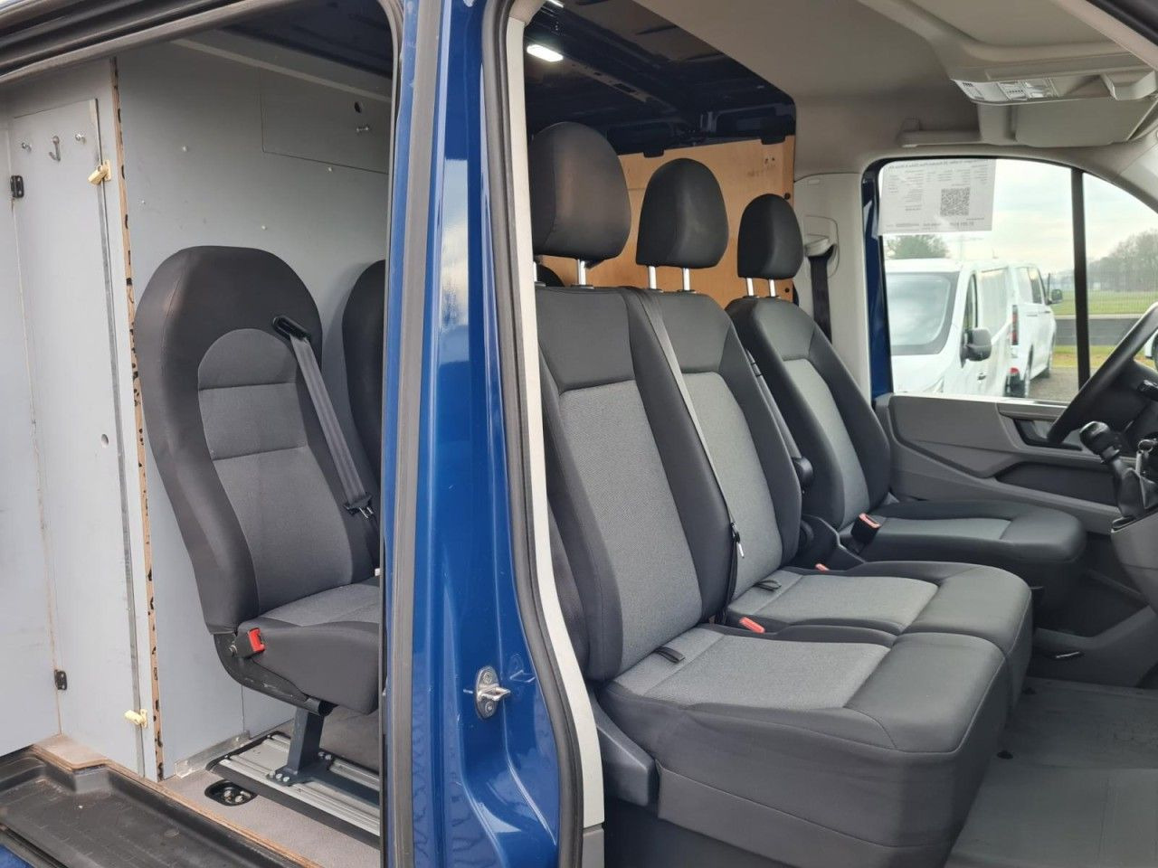 Volkswagen Crafter 35 Kasten Plus Doka mixto NAVI AHK 6 Sit - Цельнометаллический фургон, Грузопассажирский фургон: фото 2 Volkswagen Crafter 35 Kasten Plus Doka mixto NAVI AHK 6 Sit - Цельнометаллический фургон, Грузопассажирский фургон: фото 2