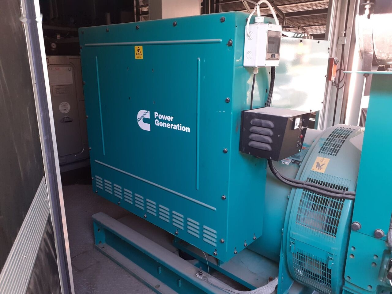 Cummins Cummins Generator Set Stamford 1300 KW 1600 KVA New Factory, Diesel Generator, 2014 Model, 2245 HP, 9000 kg, Low Hours, For Sale in Poland - Электрогенератор: фото 1 Cummins Cummins Generator Set Stamford 1300 KW 1600 KVA New Factory, Diesel Generator, 2014 Model, 2245 HP, 9000 kg, Low Hours, For Sale in Poland - Электрогенератор: фото 1