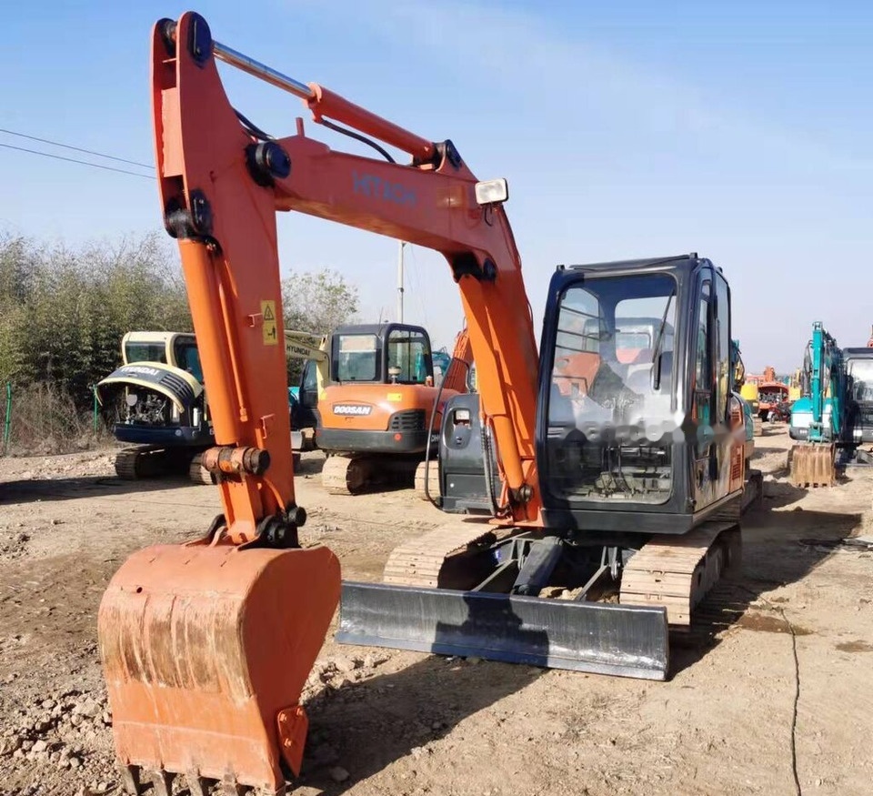 Hitachi ZX60 - Мини-экскаватор: фото 1 Hitachi ZX60 - Мини-экскаватор: фото 1
