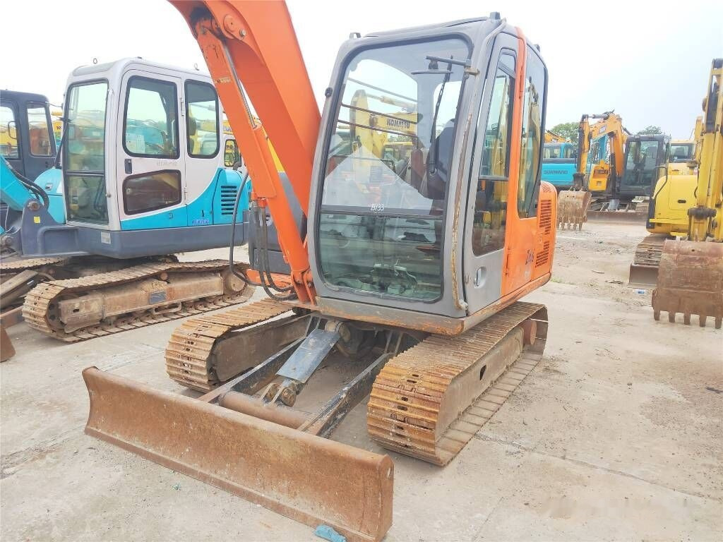 Hitachi ZX60 - Мини-экскаватор: фото 2 Hitachi ZX60 - Мини-экскаватор: фото 2