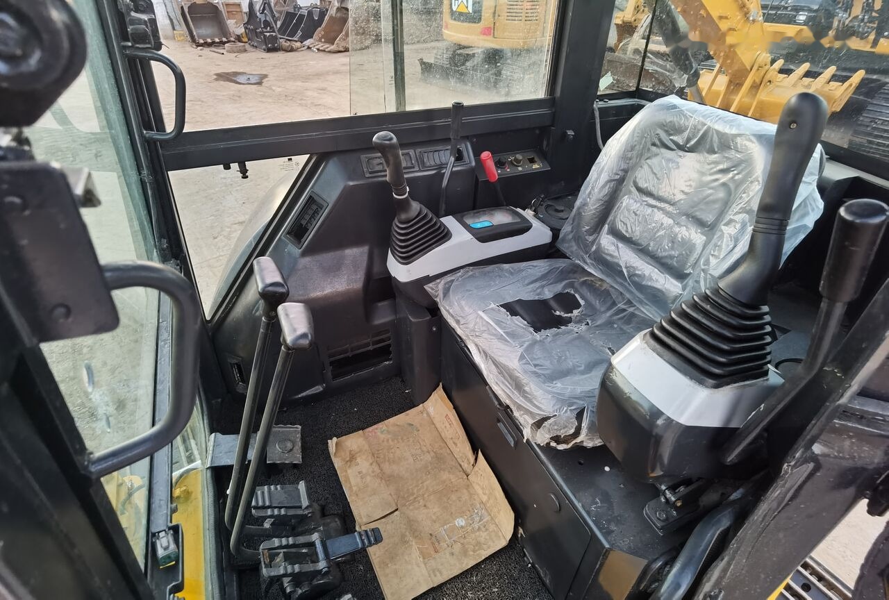 Komatsu PC35MR - Гусеничный экскаватор: фото 1 Komatsu PC35MR - Гусеничный экскаватор: фото 1