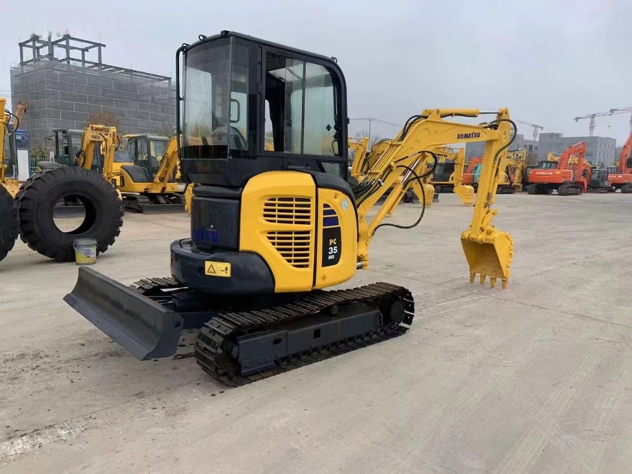 Komatsu Quasi-New PC35MR - Мини-экскаватор: фото 1 Komatsu Quasi-New PC35MR - Мини-экскаватор: фото 1