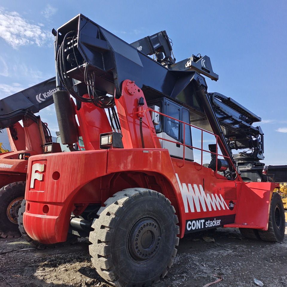 FANTUZZI CS 45 KMHD 45 TON CONTAINER REACH CRANE - Ричстакер: фото 1 FANTUZZI CS 45 KMHD 45 TON CONTAINER REACH CRANE - Ричстакер: фото 1