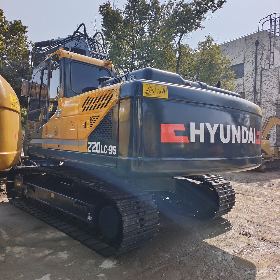 Hyundai 220 LC - 9 - Гусеничный экскаватор: фото 1 Hyundai 220 LC - 9 - Гусеничный экскаватор: фото 1