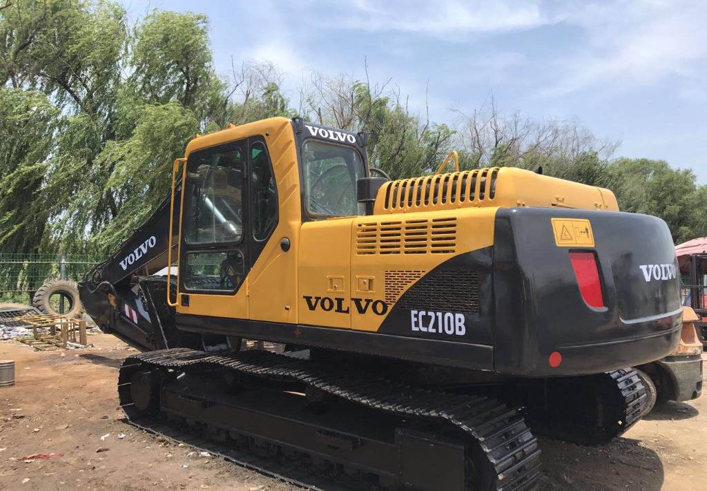 VOLVO EC 210 BLC - Гусеничный экскаватор: фото 1 VOLVO EC 210 BLC - Гусеничный экскаватор: фото 1