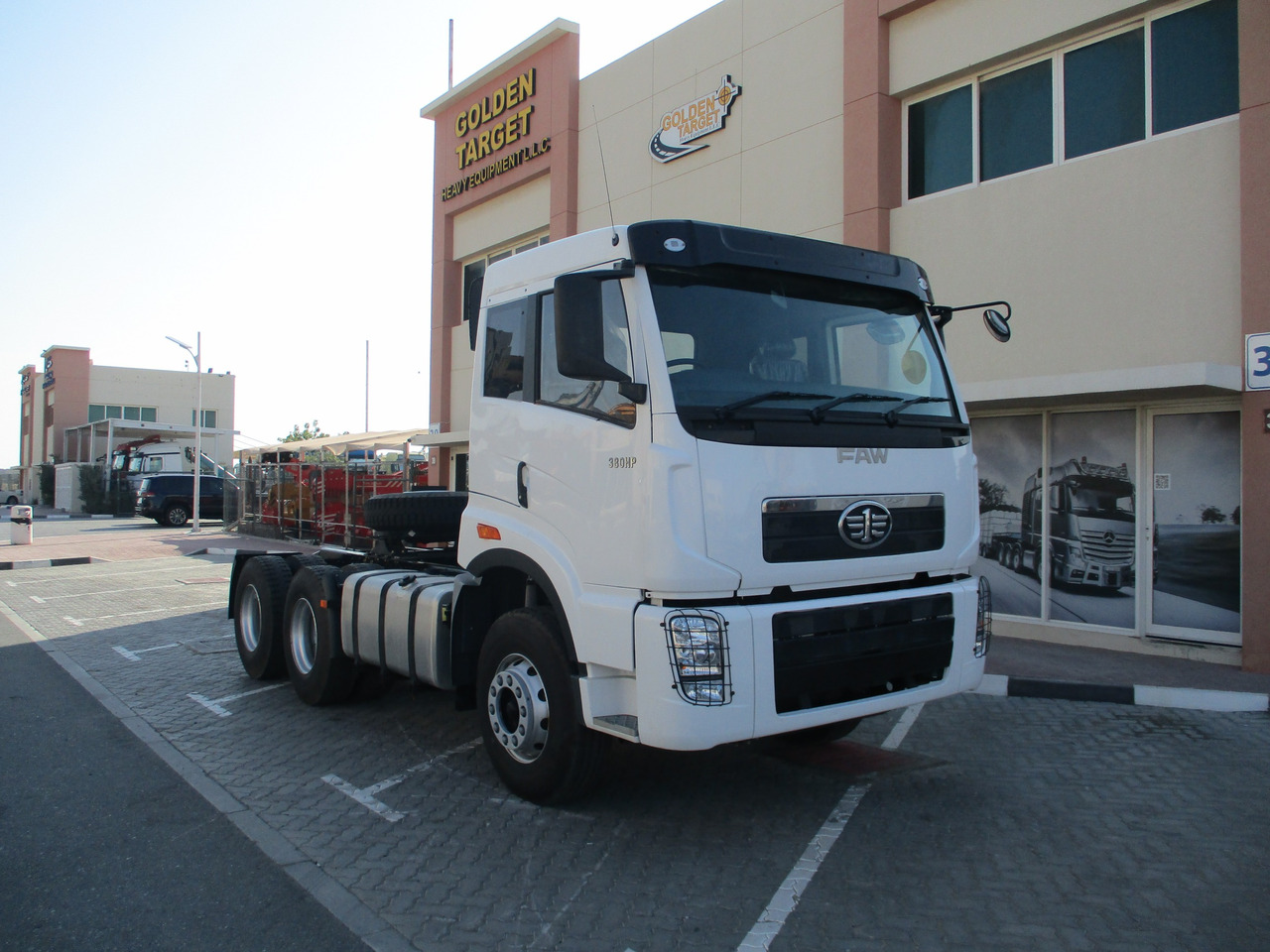 FAW 4181P2K15 6x4 Head Truck - Тягач: фото 1