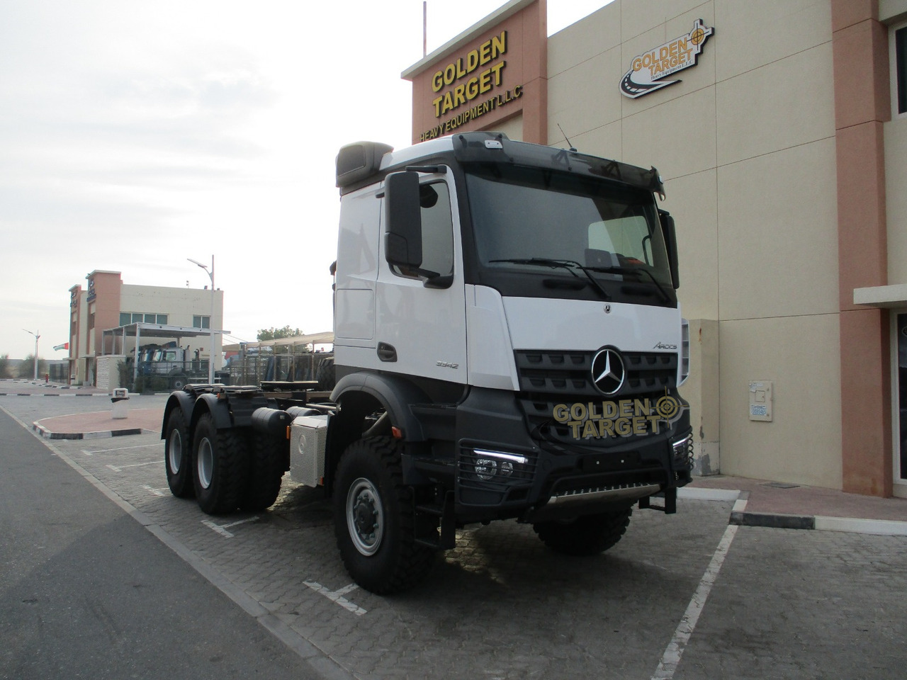Mercedes-Benz Arocs 3342 6x6 Head Truck - Тягач: фото 1