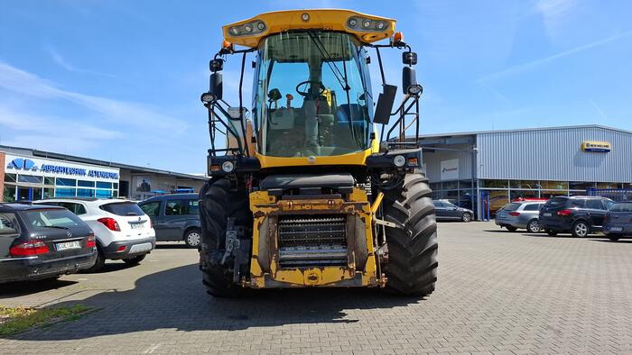 New Holland FR 9060 - Кормоуборочный комбайн: фото 2 New Holland FR 9060 - Кормоуборочный комбайн: фото 2