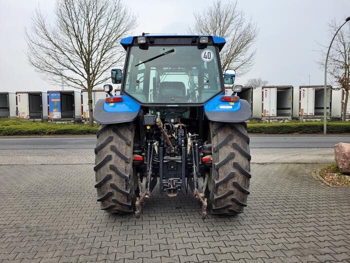 New Holland TS 115 - Трактор: фото 2 New Holland TS 115 - Трактор: фото 2