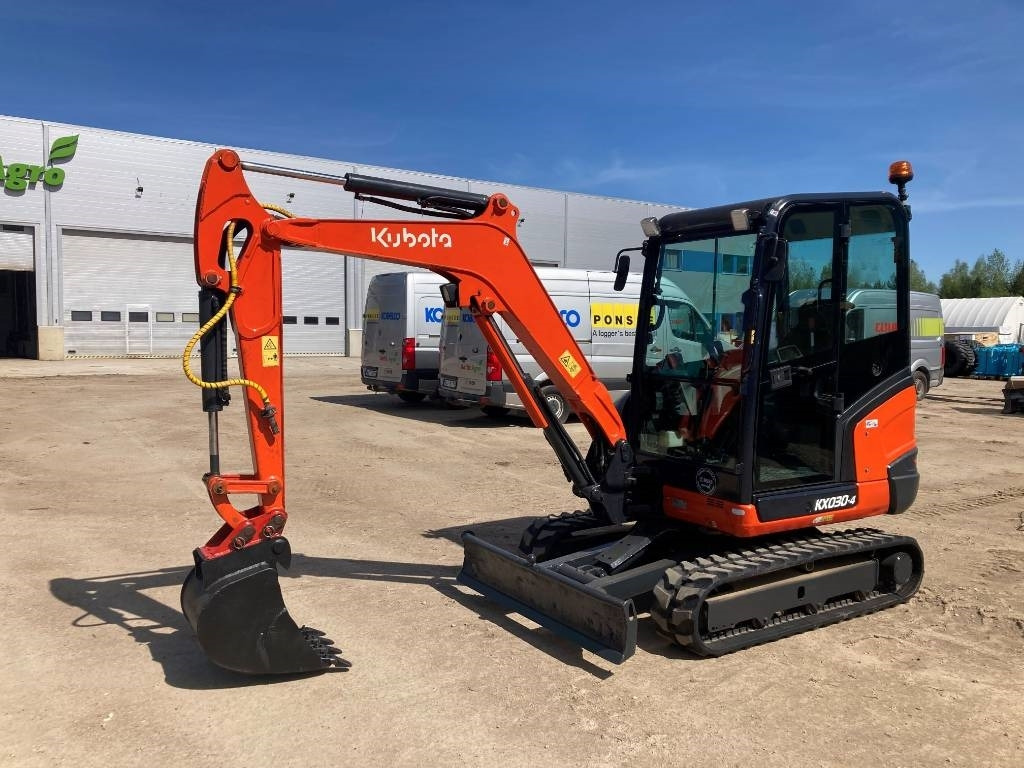 Kubota KX 030-4 - Мини-экскаватор: фото 1 Kubota KX 030-4 - Мини-экскаватор: фото 1