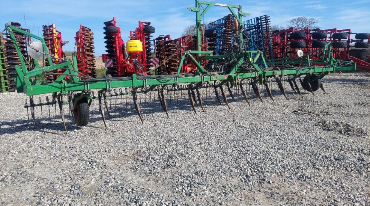 Agrodan Nedfælder 27 tands + fronttank - Техника для внесения удобрений: фото 1