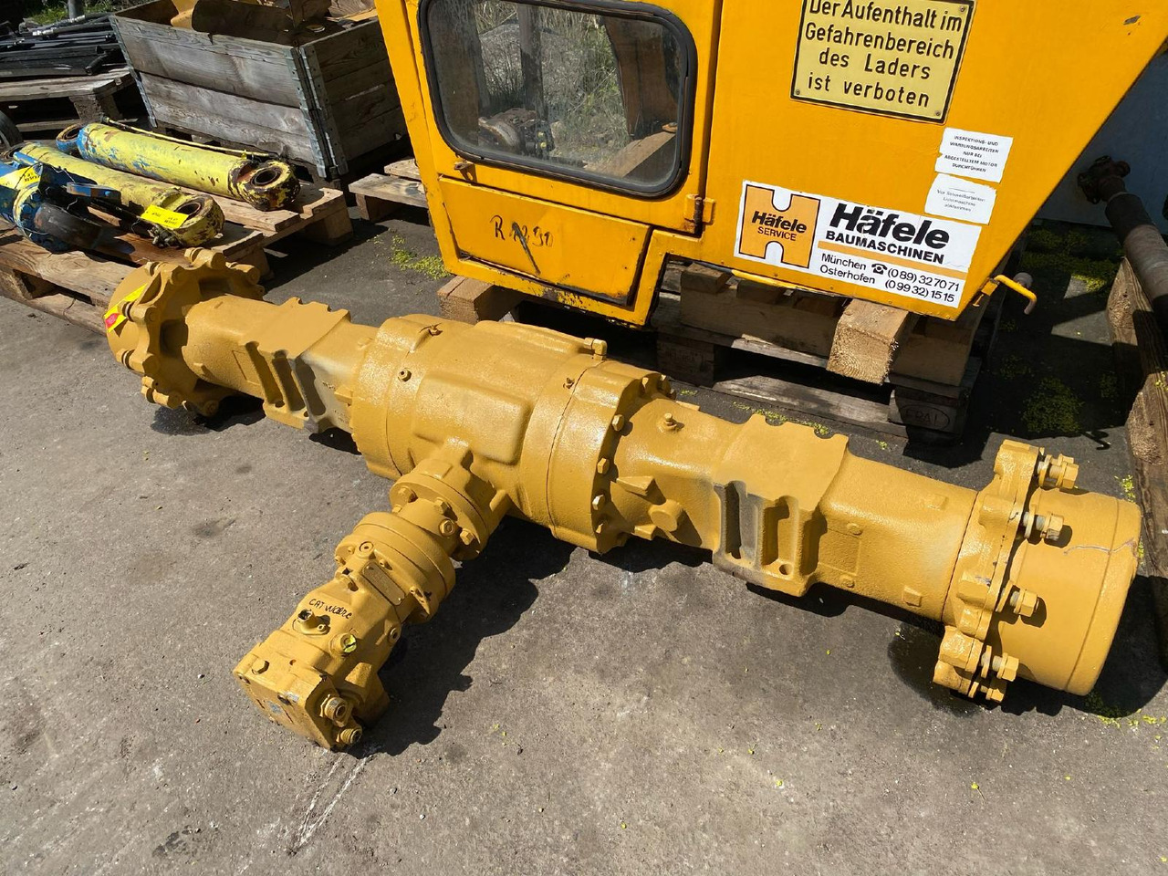 Caterpillar Walzenzug - Ось и запчасти для Строительной техники: фото 1 Caterpillar Walzenzug - Ось и запчасти для Строительной техники: фото 1