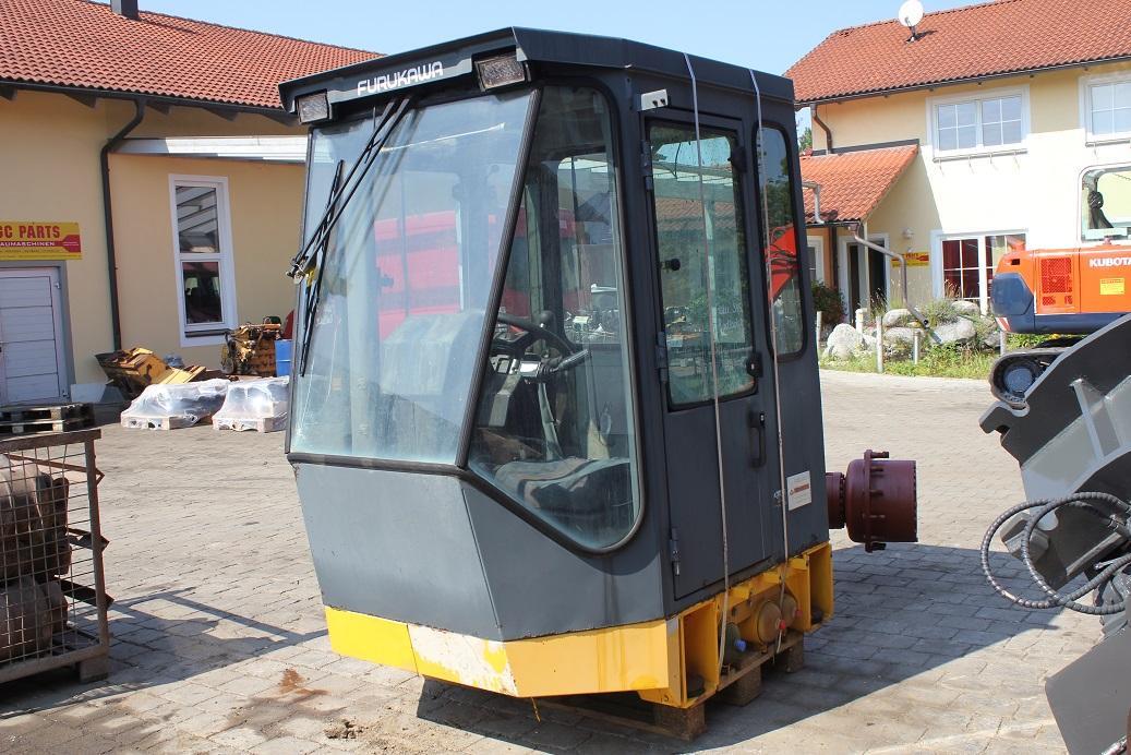 Furukawa 345 - Кабина для Строительной техники: фото 1 Furukawa 345 - Кабина для Строительной техники: фото 1