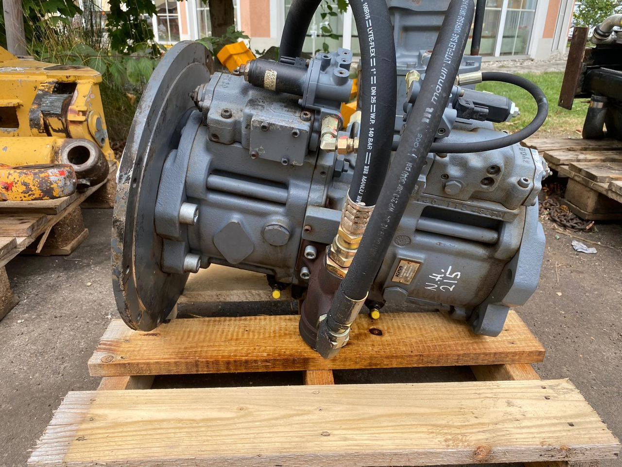 Holland K3V112 aus E215 - Гидравлический насос для Строительной техники: фото 1 Holland K3V112 aus E215 - Гидравлический насос для Строительной техники: фото 1