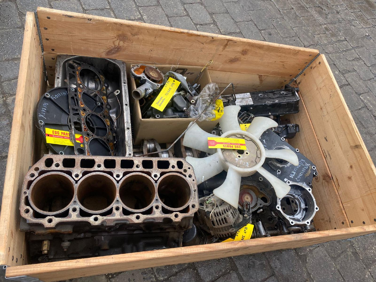 Komatsu Yanmar 4D98 E - Двигатель и запчасти для Строительной техники: фото 1 Komatsu Yanmar 4D98 E - Двигатель и запчасти для Строительной техники: фото 1