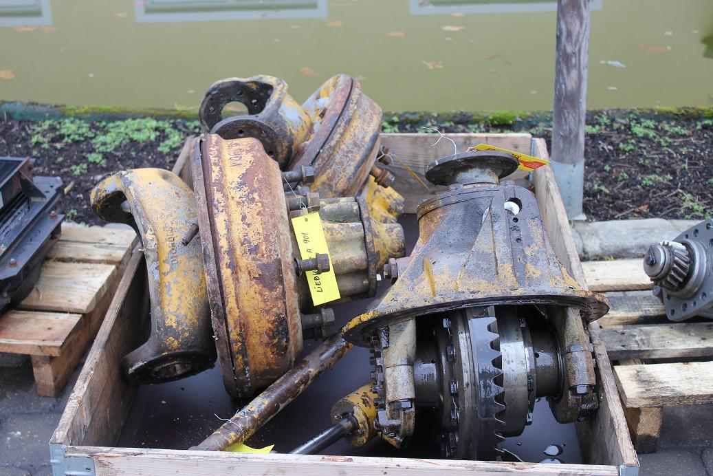 Liebherr A901 - Ось и запчасти для Строительной техники: фото 1