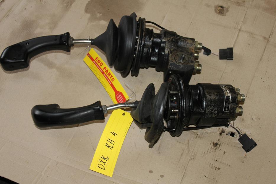 O&K RH 4 PMS Joystick - Кабина и интерьер для Гусеничных экскаваторов: фото 1