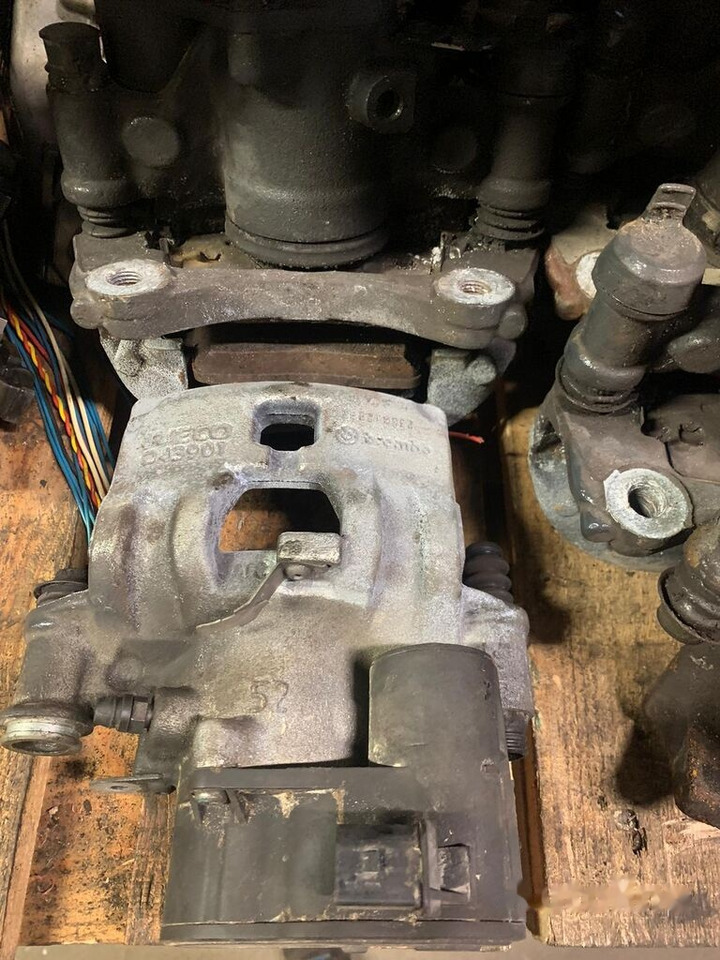 Brembo elektryczne D43901 Iveco Daily prawy, lewy, tył 2019- D43901 - Тормозной суппорт для Грузовиков: фото 1 Brembo elektryczne D43901 Iveco Daily prawy, lewy, tył 2019- D43901 - Тормозной суппорт для Грузовиков: фото 1