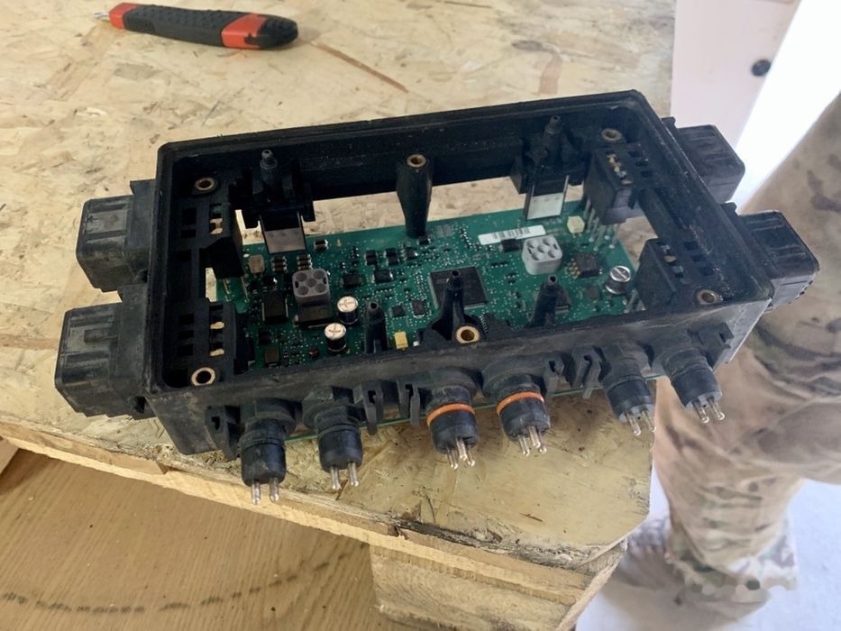 WABCO Elektronika D E TEBS E Modulator naczepa hurt części - Предохранитель для Прицепов: фото 1