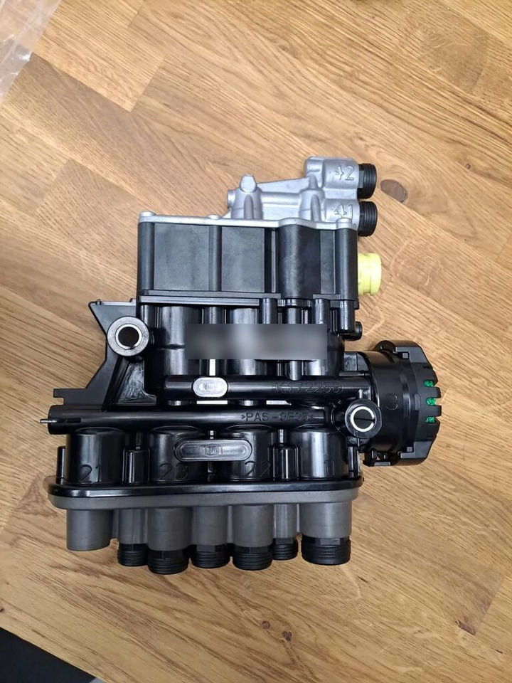 ZAWÓR ECAS K058032N00 NOWY Zawór Sterujący Poduszek Knorr Bremse K058032N00 - Тормозной клапан для Грузовиков: фото 1