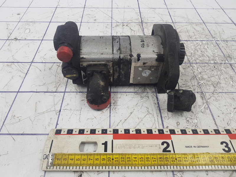 Bosch Bosch dual gear pump - Гидравлический насос для Кранов: фото 1 Bosch Bosch dual gear pump - Гидравлический насос для Кранов: фото 1