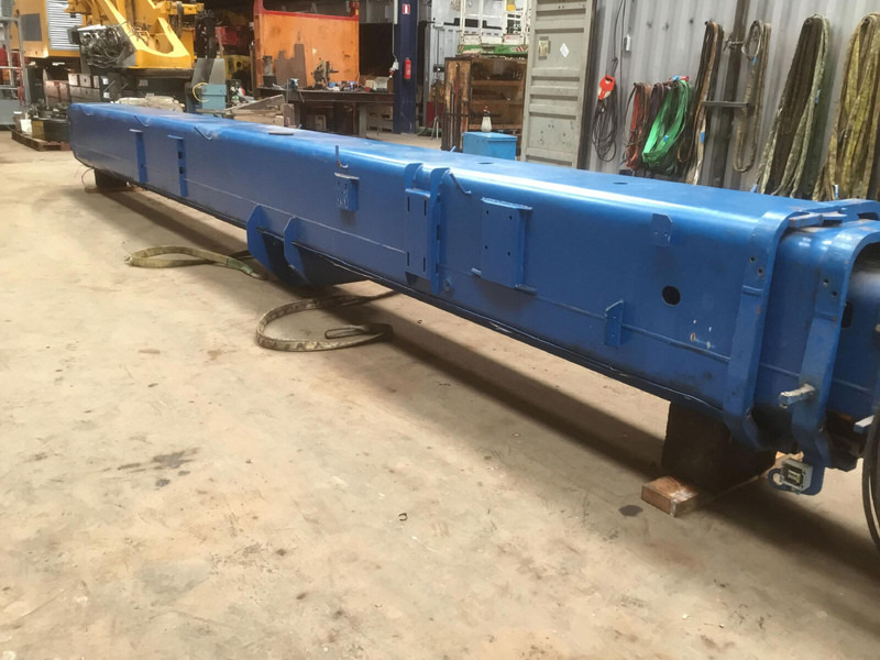 Grove GMK 3050 base section - Кран-манипулятор: фото 1