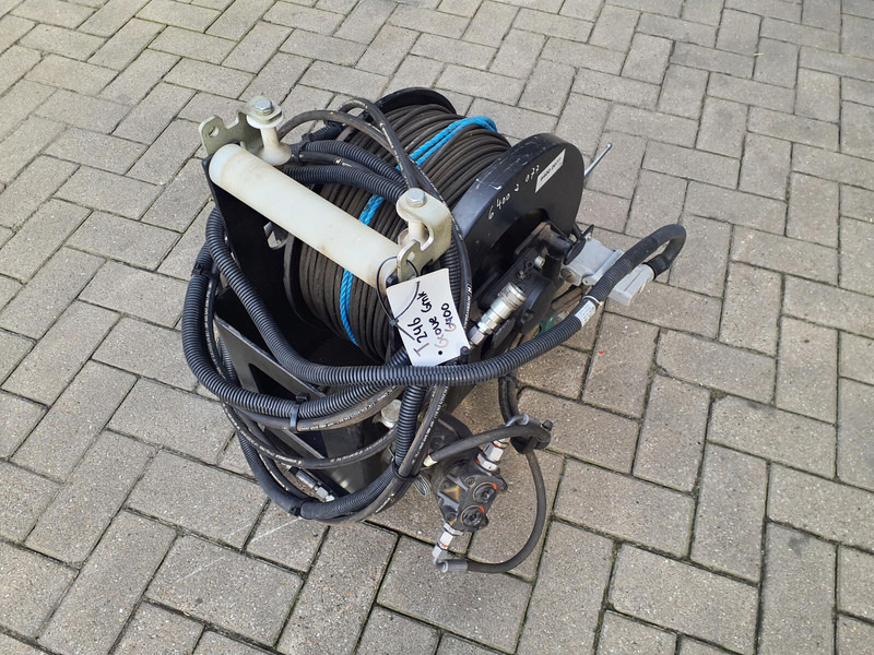 Grove GMK 6400 rigging winch - Кран-манипулятор: фото 1