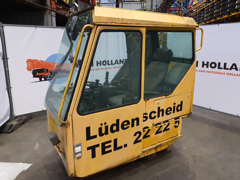 Liebherr LTM 1050 upper cabine - Кабина и интерьер для Кранов: фото 1 Liebherr LTM 1050 upper cabine - Кабина и интерьер для Кранов: фото 1