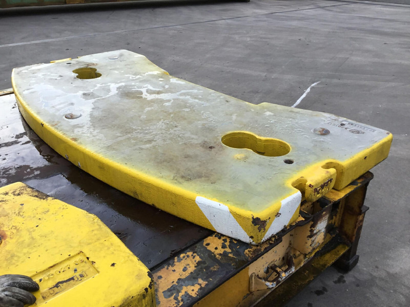 Liebherr LTM 1060-2 counterweight 2,4 ton - Противовес для Строительной техники: фото 1 Liebherr LTM 1060-2 counterweight 2,4 ton - Противовес для Строительной техники: фото 1