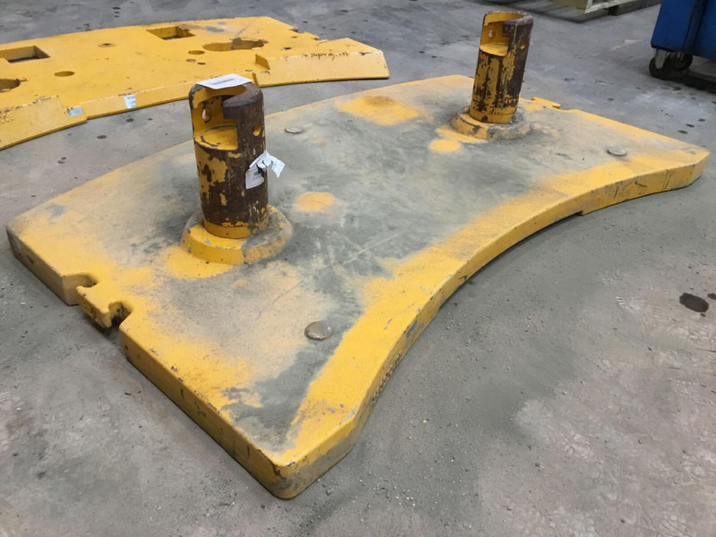 Liebherr LTM 1130-5.1 counterweight 3,7t - Противовес для Строительной техники: фото 1 Liebherr LTM 1130-5.1 counterweight 3,7t - Противовес для Строительной техники: фото 1