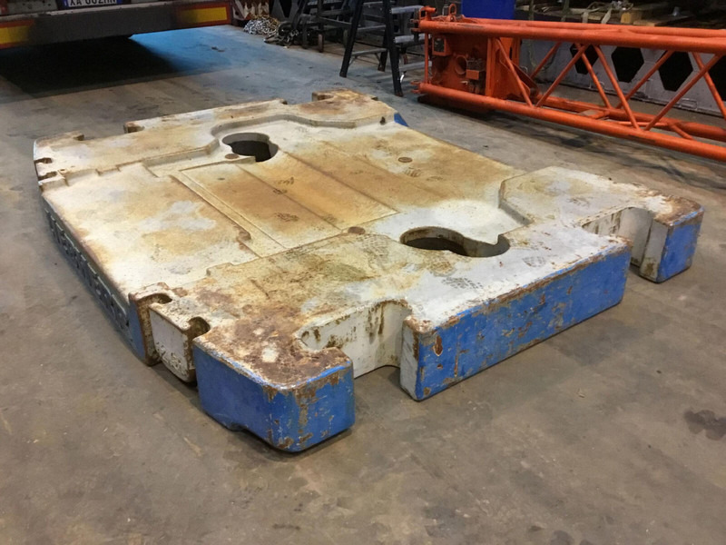 Liebherr LTM 1250-6.1 counterweight 12,5 ton - Противовес для Строительной техники: фото 1 Liebherr LTM 1250-6.1 counterweight 12,5 ton - Противовес для Строительной техники: фото 1