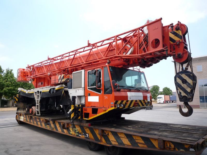 Terex AC 205 for parts - Вседорожный кран: фото 1 Terex AC 205 for parts - Вседорожный кран: фото 1