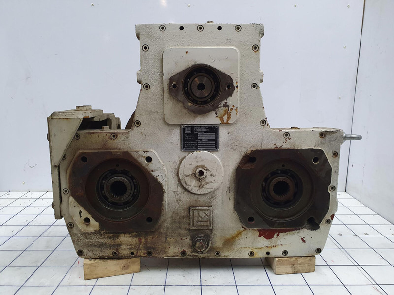 Krupp KMK 6180/6200 distribution box - Запчасти для Кранов: фото 1 Krupp KMK 6180/6200 distribution box - Запчасти для Кранов: фото 1