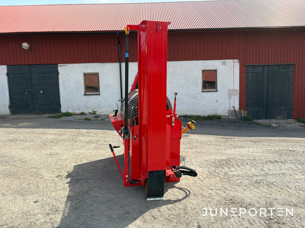 Vedmaskin Hakki Pilke 38 PRO PTO + Hydrauliskt uppläggningbord Hakki Pilke Hakkifeed 422 - Лесозаготовительная техника: фото 3 Vedmaskin Hakki Pilke 38 PRO PTO + Hydrauliskt uppläggningbord Hakki Pilke Hakkifeed 422 - Лесозаготовительная техника: фото 3