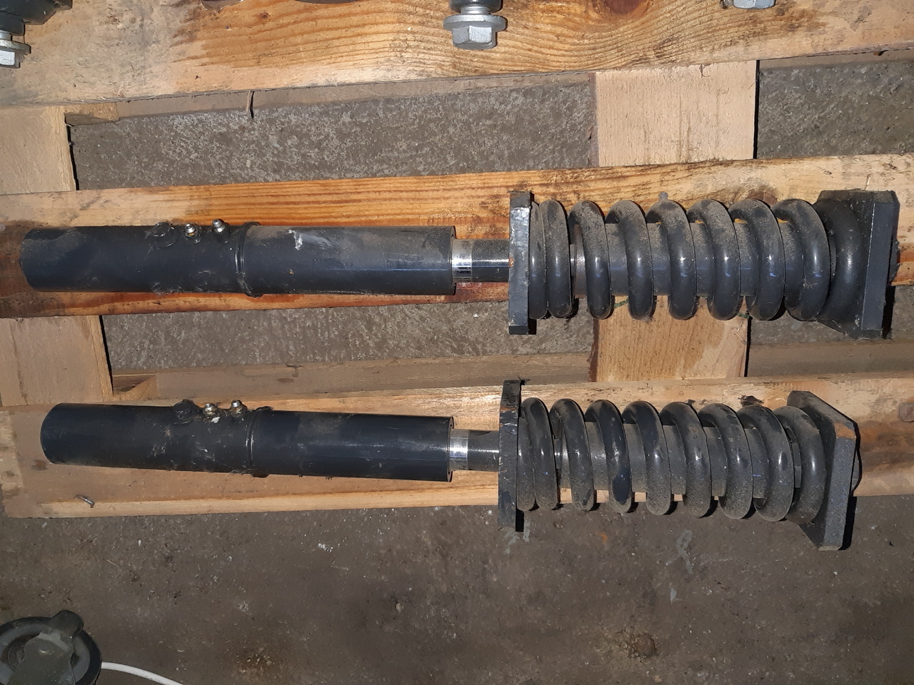 BOBCAT 320, 321,323 Grease tension cylinder - Запчасти ходовой части для Мини-экскаваторов: фото 1 BOBCAT 320, 321,323 Grease tension cylinder - Запчасти ходовой части для Мини-экскаваторов: фото 1