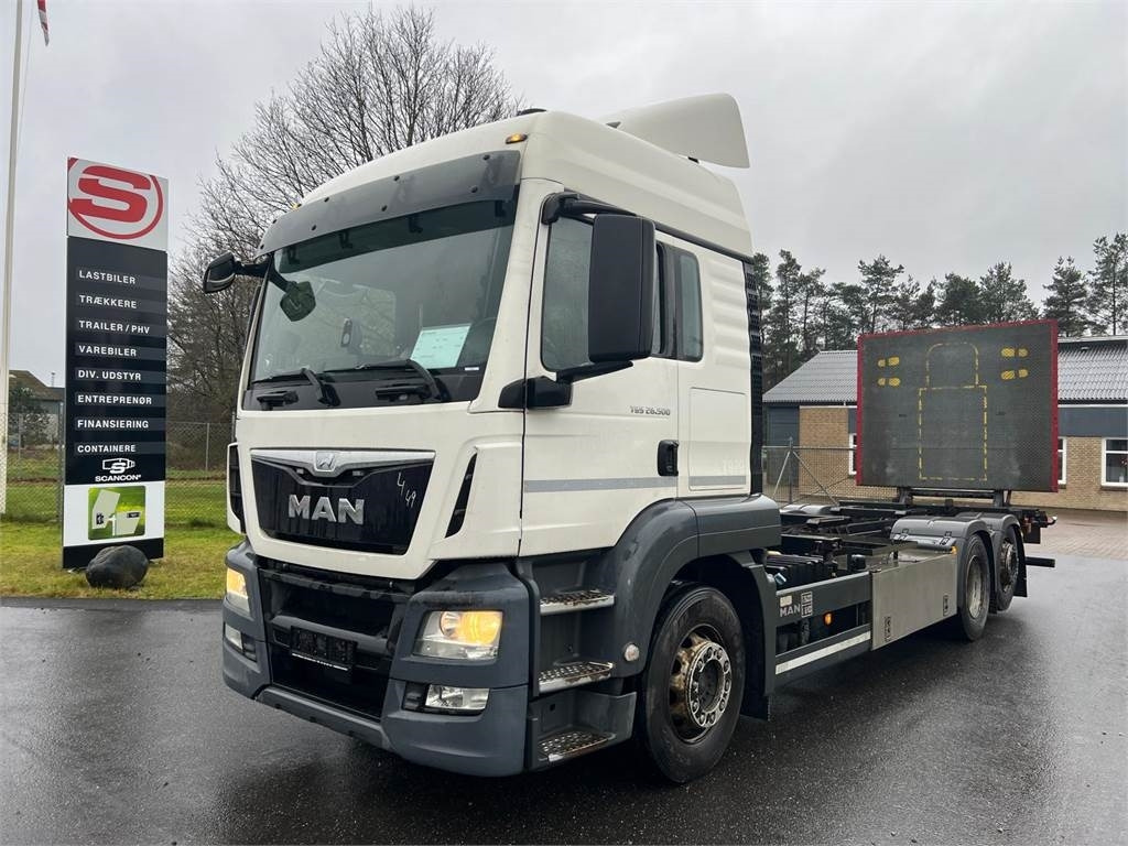MAN TGS 26-500 6x2-4 LL - Грузовик-контейнеровоз/ Сменный кузов: фото 1 MAN TGS 26-500 6x2-4 LL - Грузовик-контейнеровоз/ Сменный кузов: фото 1