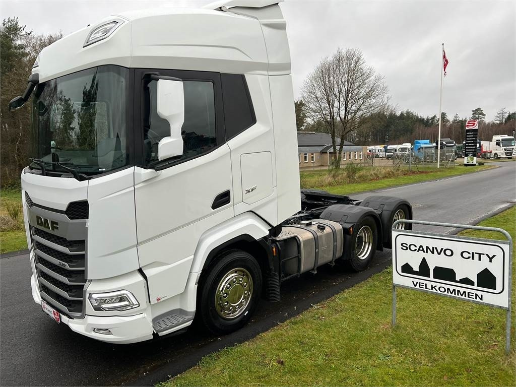 DAF XF530 FTS 6x2  - Тягач: фото 1