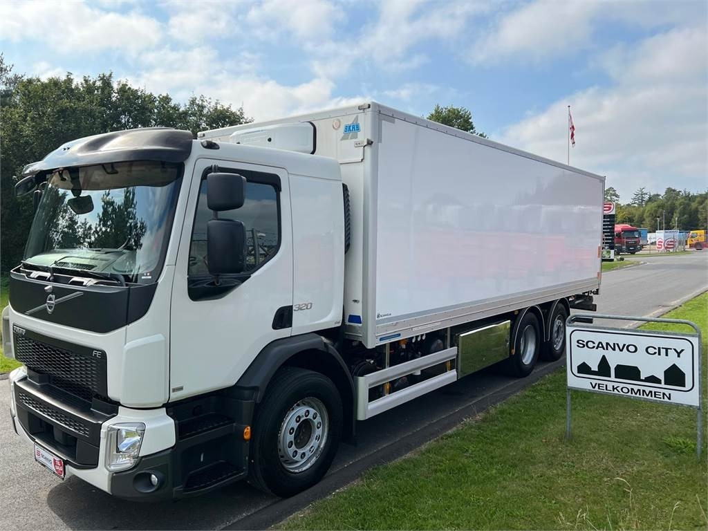 Volvo FE320 6x2*4  - Грузовик с закрытым кузовом: фото 1