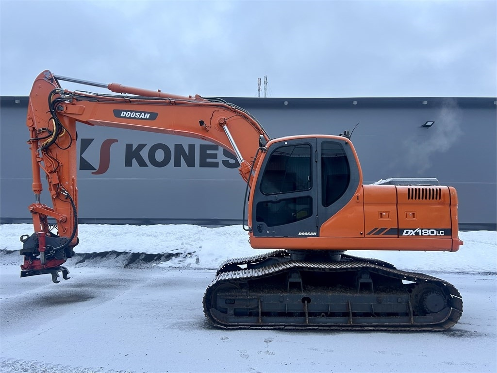 Doosan MYYTY! SOLD! DX180LCH PYÖRITTÄJÄLLÄ - Гусеничный экскаватор: фото 1 Doosan MYYTY! SOLD! DX180LCH PYÖRITTÄJÄLLÄ - Гусеничный экскаватор: фото 1