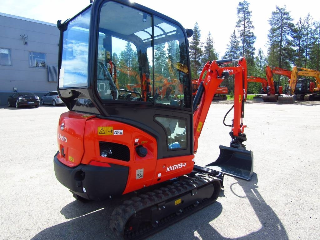 Kubota KX019-4 ERIKOISTARJOUS RAJOITETTU ERÄ - Мини-экскаватор: фото 4 Kubota KX019-4 ERIKOISTARJOUS RAJOITETTU ERÄ - Мини-экскаватор: фото 4