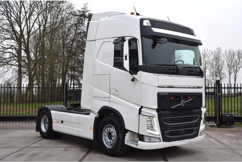 Volvo FH 460 Globe 4x2 - FULL AIR - 628 TKM - HYDRAULIC SYSTEM - PTO - NAVI - 2 x FUEL TANKS - - Тягач: фото 1 Volvo FH 460 Globe 4x2 - FULL AIR - 628 TKM - HYDRAULIC SYSTEM - PTO - NAVI - 2 x FUEL TANKS - - Тягач: фото 1