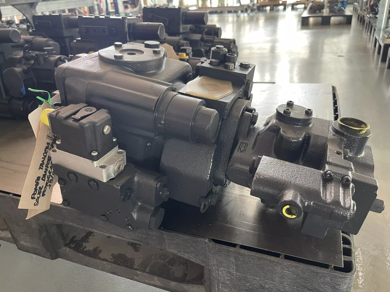 DANFOSS SPV2/052-R3Z-KA173-F4242-XCX-A1 - Гидравлический насос для Погрузочно-разгрузочной техники: фото 1 DANFOSS SPV2/052-R3Z-KA173-F4242-XCX-A1 - Гидравлический насос для Погрузочно-разгрузочной техники: фото 1