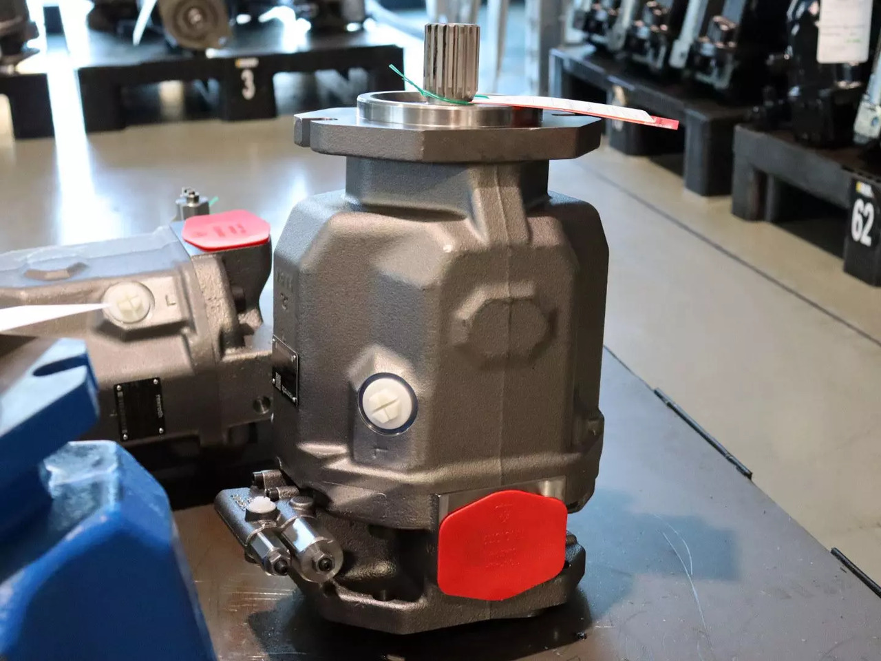 REXROTH A10VO100DFR/31R-VSC62K68 - Гидравлический насос для Погрузочно-разгрузочной техники: фото 1 REXROTH A10VO100DFR/31R-VSC62K68 - Гидравлический насос для Погрузочно-разгрузочной техники: фото 1