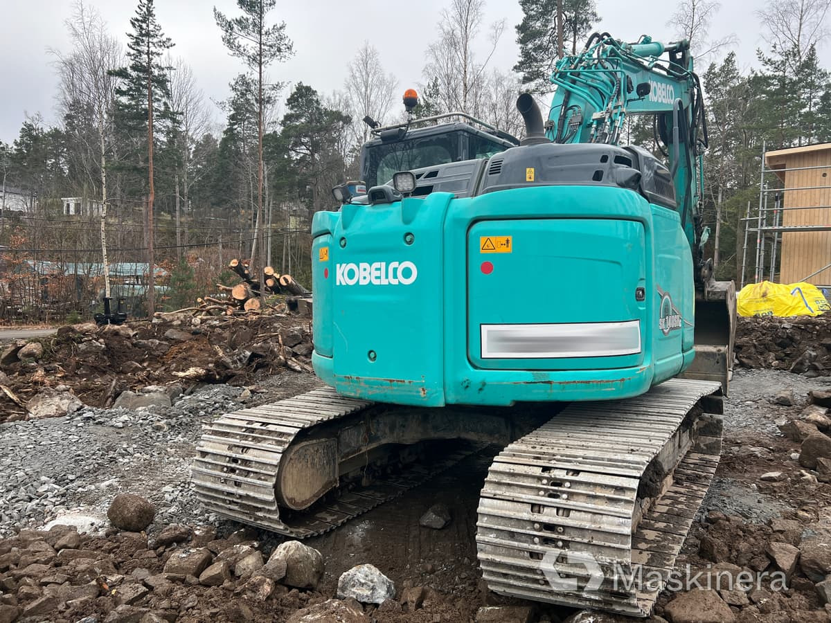 Grävmaskin Kobelco SK140SRLC-5 med tiltrotator & redskap - Гусеничный экскаватор: фото 5 Grävmaskin Kobelco SK140SRLC-5 med tiltrotator & redskap - Гусеничный экскаватор: фото 5