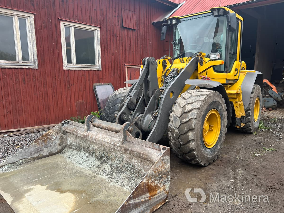 Hjullastare Volvo L60F - Колёсный погрузчик: фото 1 Hjullastare Volvo L60F - Колёсный погрузчик: фото 1