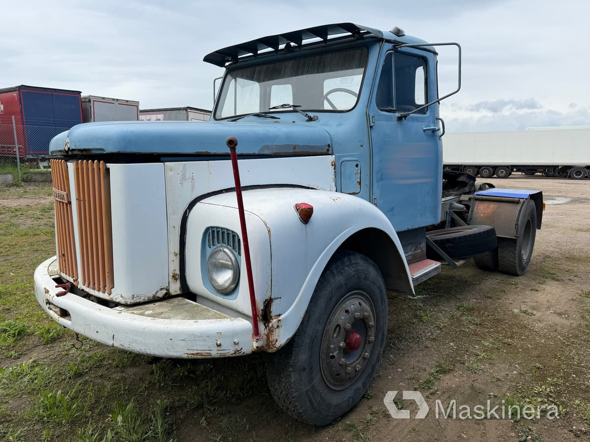 Lastbil Scania L 80 S 42 155 (Reparationsobjekt) - Тягач: фото 1 Lastbil Scania L 80 S 42 155 (Reparationsobjekt) - Тягач: фото 1