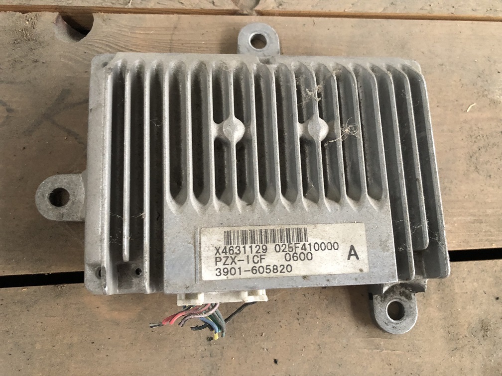HITACHI ZX470 ECU - Блок управления для Гусеничных экскаваторов: фото 1 HITACHI ZX470 ECU - Блок управления для Гусеничных экскаваторов: фото 1