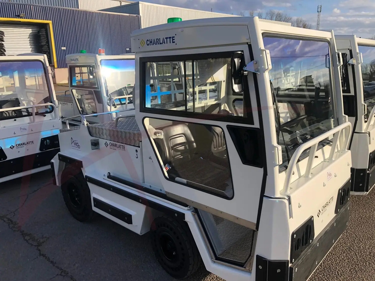 CHARLATTE T135 EVO - Багажный тягач: фото 2 CHARLATTE T135 EVO - Багажный тягач: фото 2
